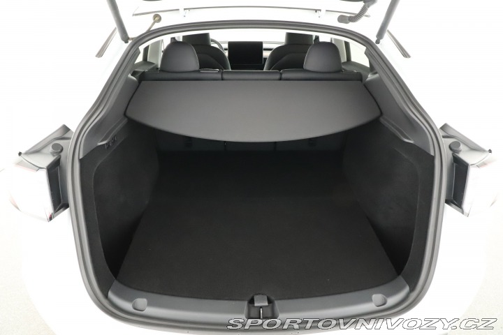 Tesla Model Y . Long Range AWD 79kWh 2023