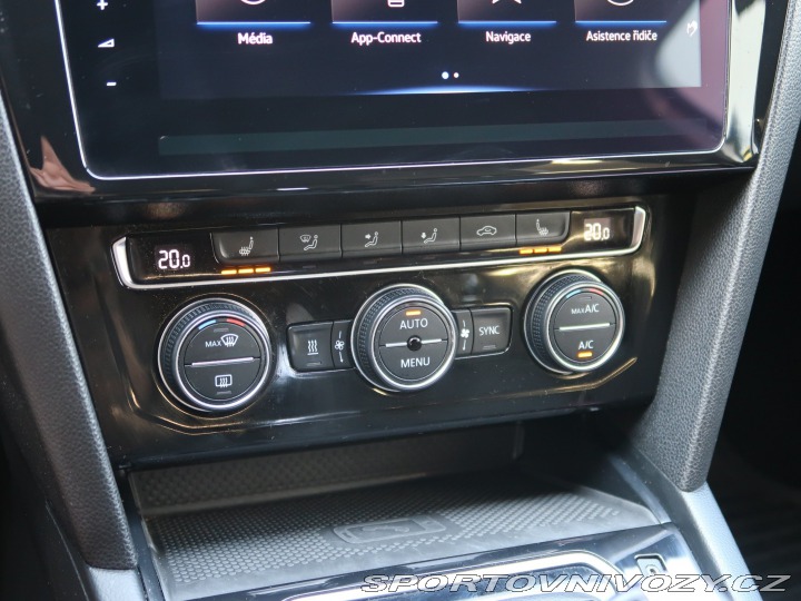 Volkswagen Ostatní modely Passat Highline 2.0 TSI 2019