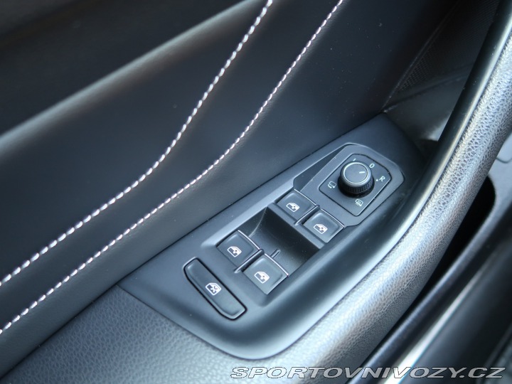Volkswagen Ostatní modely Passat Highline 2.0 TSI 2019