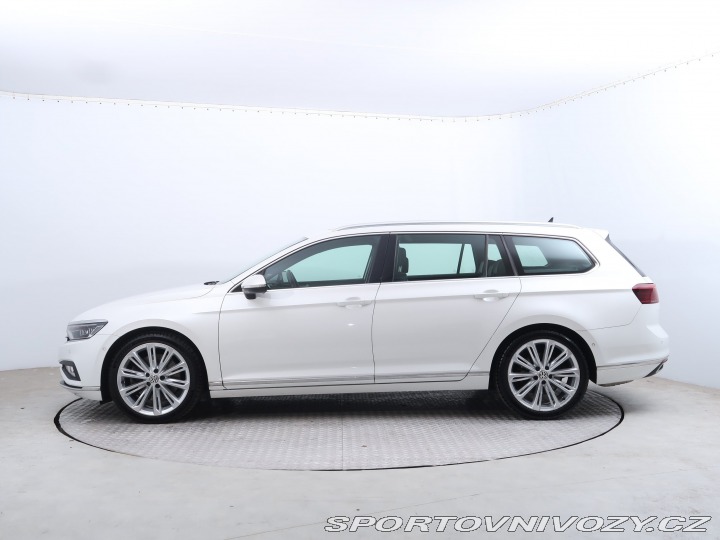 Volkswagen Ostatní modely Passat Highline 2.0 TSI 2019