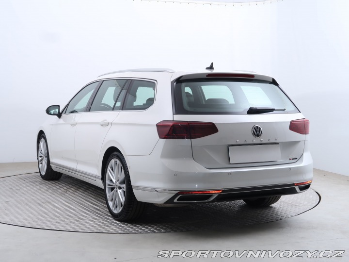 Volkswagen Ostatní modely Passat Highline 2.0 TSI 2019