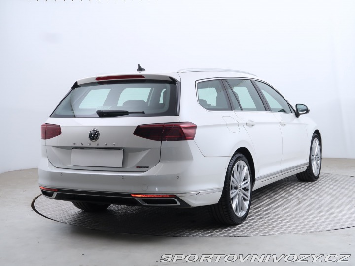 Volkswagen Ostatní modely Passat Highline 2.0 TSI 2019