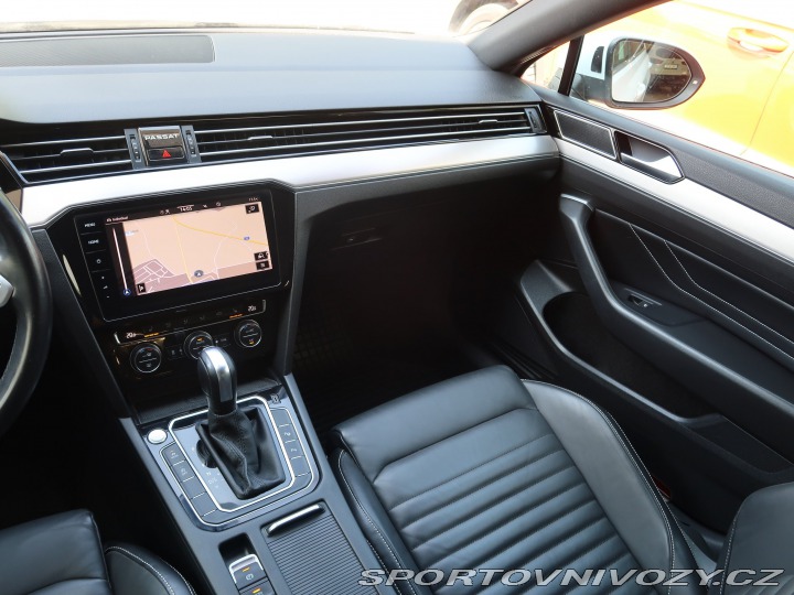 Volkswagen Ostatní modely Passat Highline 2.0 TSI 2019