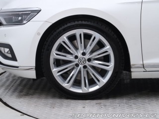 Volkswagen Ostatní modely Passat Highline 2.0 TSI 2019