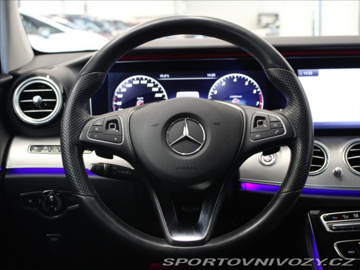 Mercedes-Benz E 3,5 400 4M Vzduch Head-UP 2017