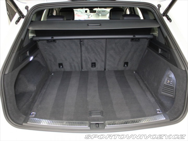 Volkswagen Ostatní modely Touareg 3,0 210kW R-Line VZDUCH T 2023
