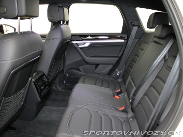 Volkswagen Ostatní modely Touareg 3,0 210kW R-Line VZDUCH T 2023