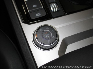 Volkswagen Ostatní modely Touareg 3,0 210kW R-Line VZDUCH T 2023