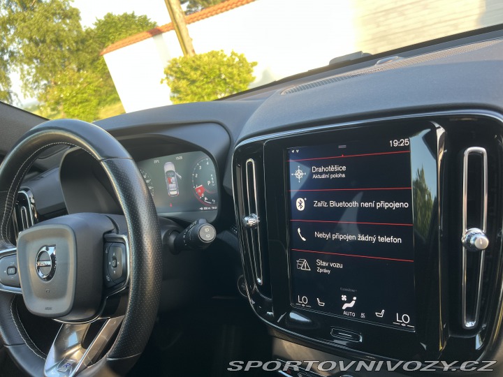 Volvo Ostatní modely XC40 T5R-design 2018