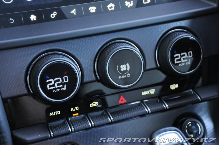 Jaguar F-Type P300 MERIDIAN REZERVACE 2021