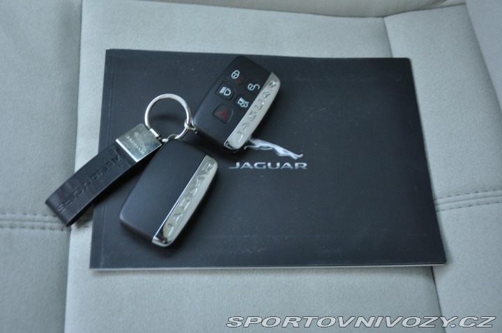 Jaguar F-Type P300 MERIDIAN SERV.KNÍŽKA 2021