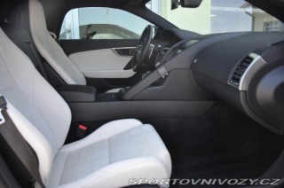 Jaguar F-Type P300 MERIDIAN SERV.KNÍŽKA 2021