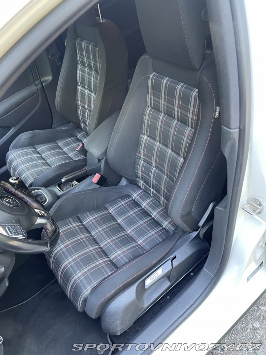 Volkswagen Golf 6 GTI 2009