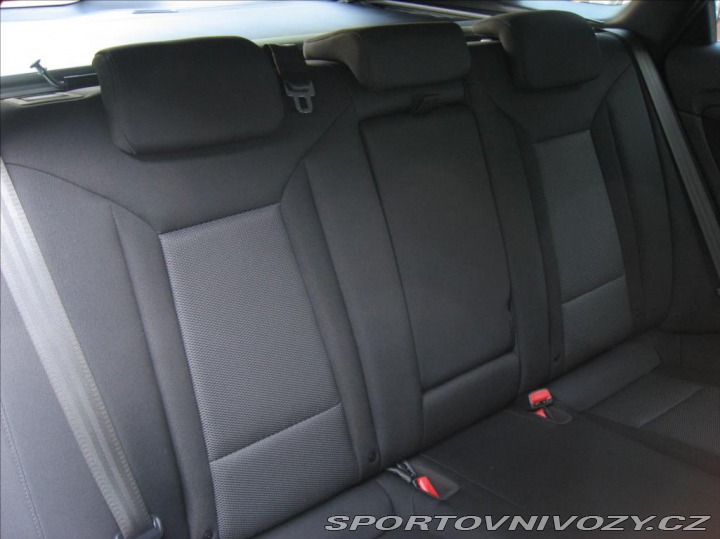 Hyundai Ostatní modely i40 1,7 CRDI 141PS Experienc 2017