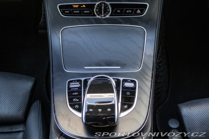 Mercedes-Benz E Kupé 200 4matic A/T 2019