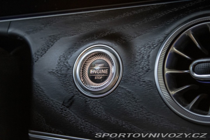 Mercedes-Benz E Kupé 200 4matic A/T 2019