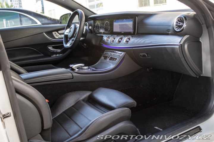 Mercedes-Benz E Kupé 200 4matic A/T 2019
