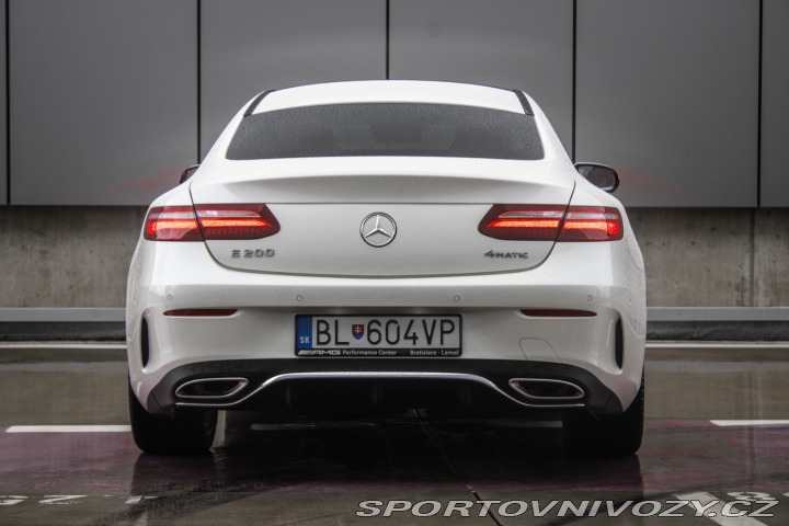 Mercedes-Benz E Kupé 200 4matic A/T 2019