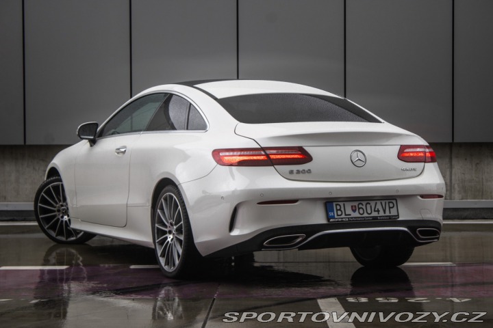 Mercedes-Benz E Kupé 200 4matic A/T 2019