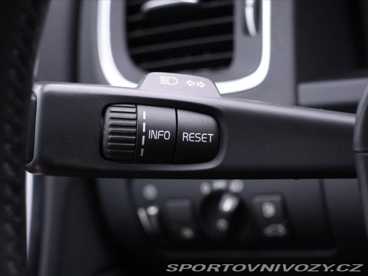 Volvo V60 2,4 D5 2011
