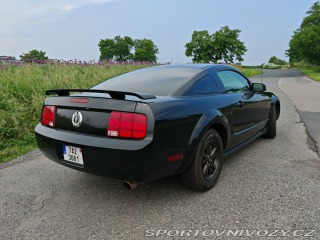 Ford Mustang 4.0 L 2005