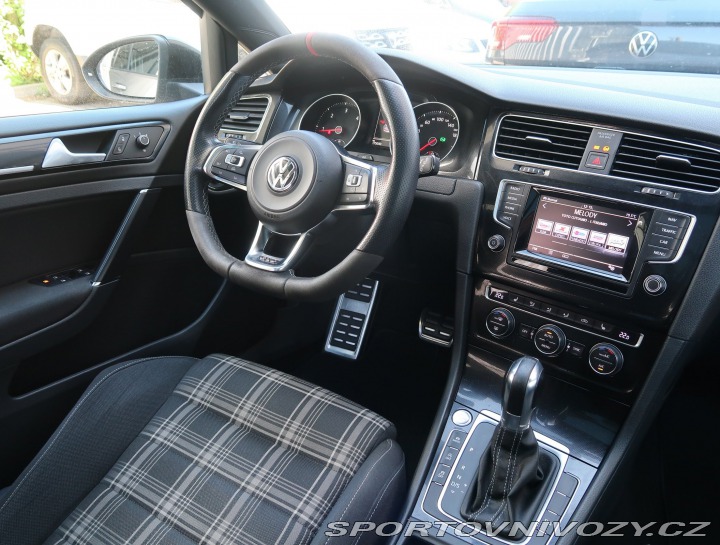 Volkswagen Golf 2.0 TDI GTD 2015