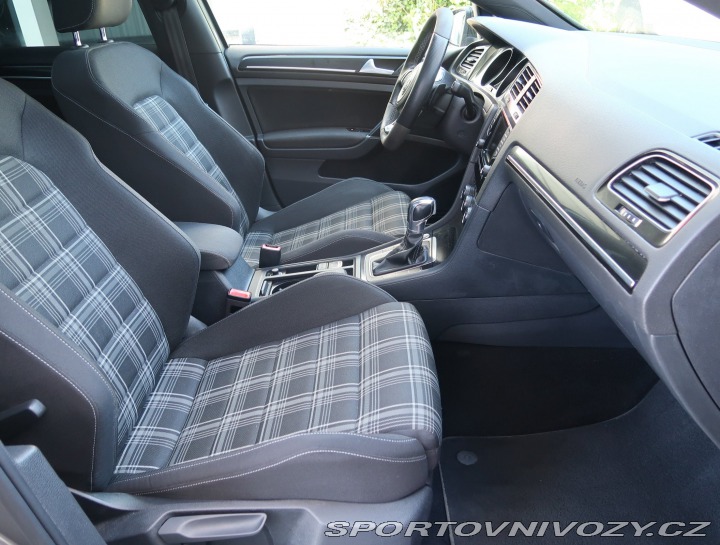 Volkswagen Golf 2.0 TDI GTD 2015