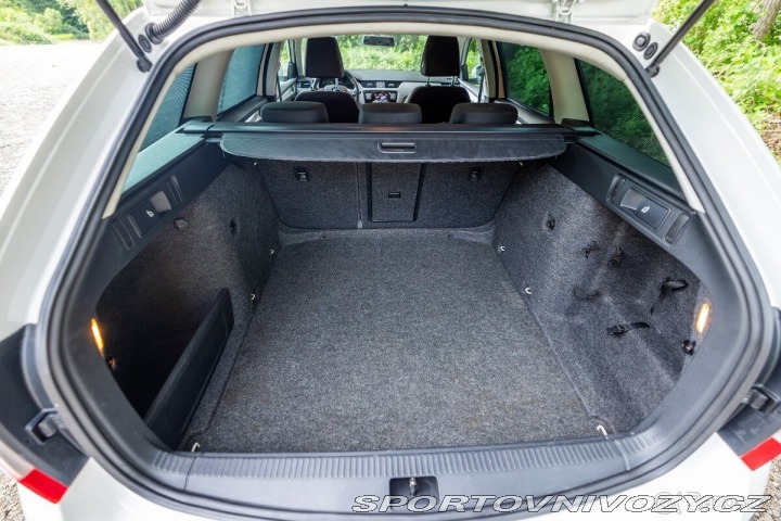 Škoda Ostatní modely Octavia 2,0 TDI, tažné, 2 sady 2015