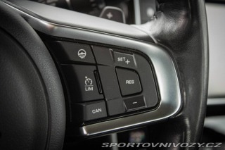Jaguar XE 2.0 I4D Prestige AT 2018