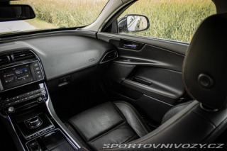 Jaguar XE 2.0 I4D Prestige AT 2018