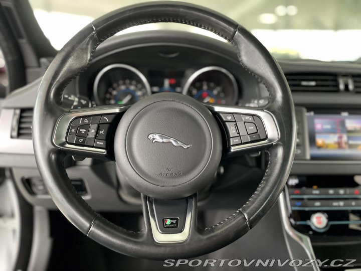 Jaguar XF 30d R-SPORT*Panorama*Meri 2016