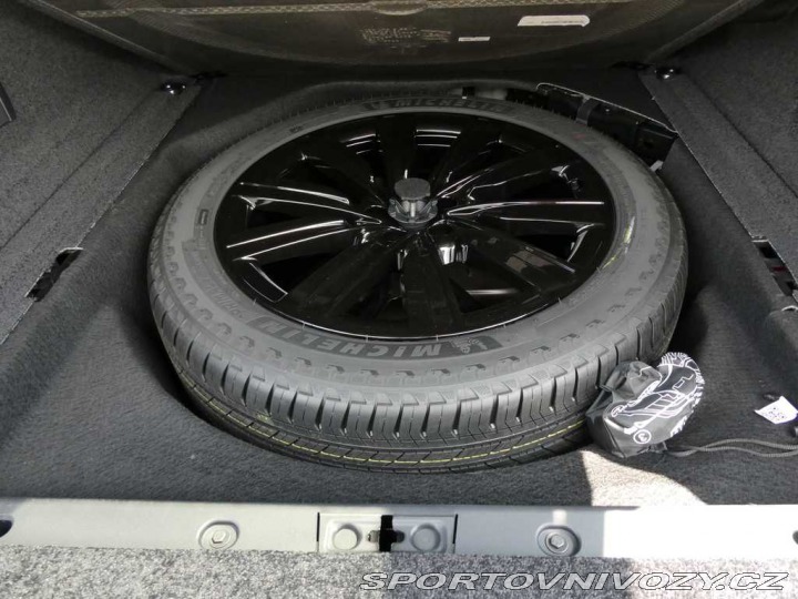 Ostatní značky Ostatní modely Land Rover Range Rover 3,0 HSE P460e 2025