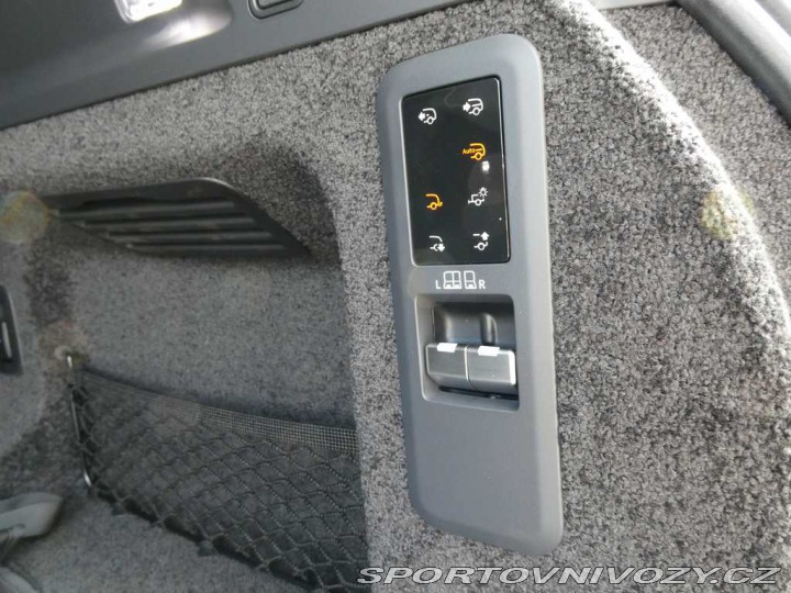 Ostatní značky Ostatní modely Land Rover Range Rover 3,0 HSE P460e 2025