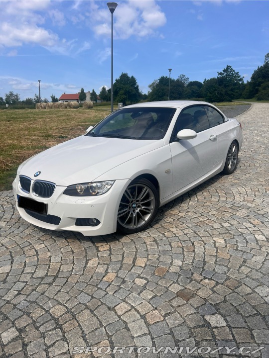 BMW 3 E93 325i 2009