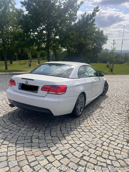 BMW 3 E93 325i 2009