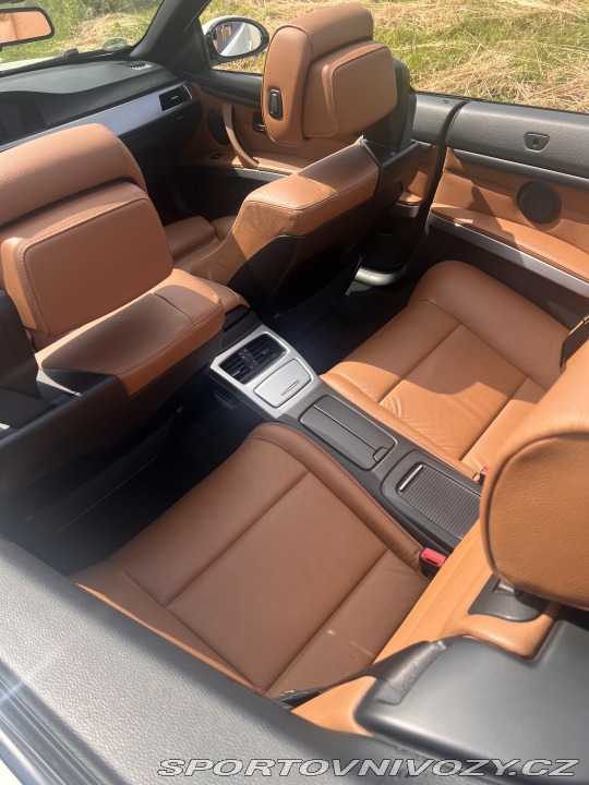 BMW 3 E93 325i 2009