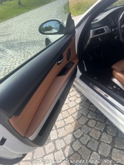 BMW 3 E93 325i 2009