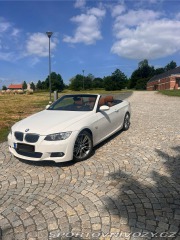 BMW 3 E93 325i 2009