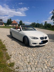 BMW 3 E93 325i 2009