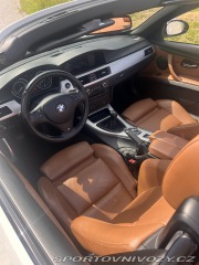 BMW 3 E93 325i 2009
