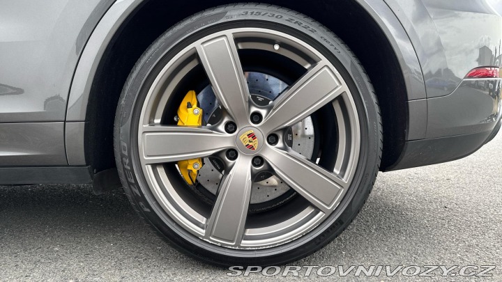 Porsche Cayenne Turbo 2021