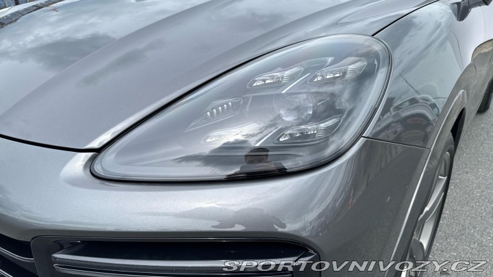 Porsche Cayenne Turbo 2021