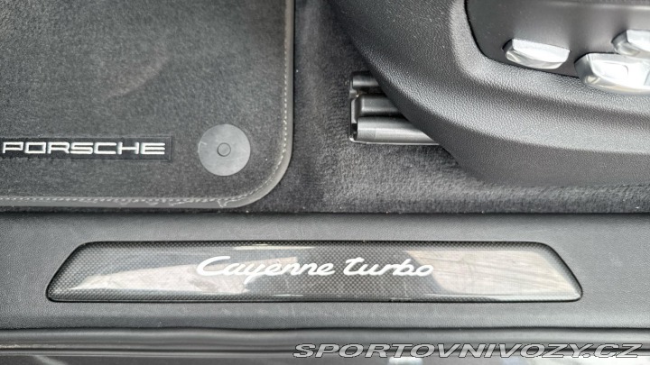 Porsche Cayenne Turbo 2021