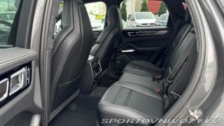 Porsche Cayenne Turbo 2021