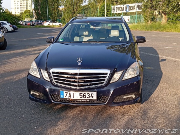 Mercedes-Benz E 3,0 4MATIC kombi, světl 2010