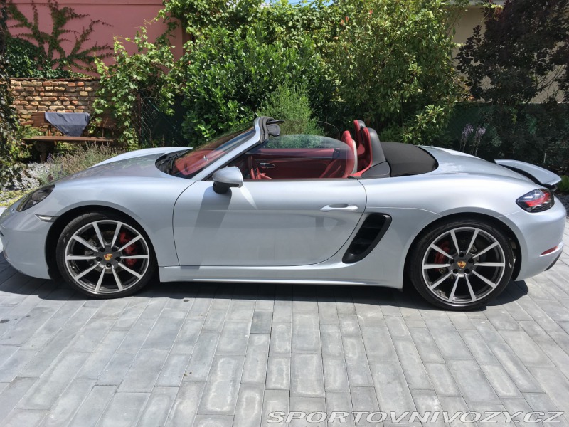 Porsche 718 718S