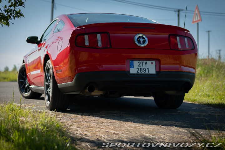Ford Mustang 3.7 V6 2011