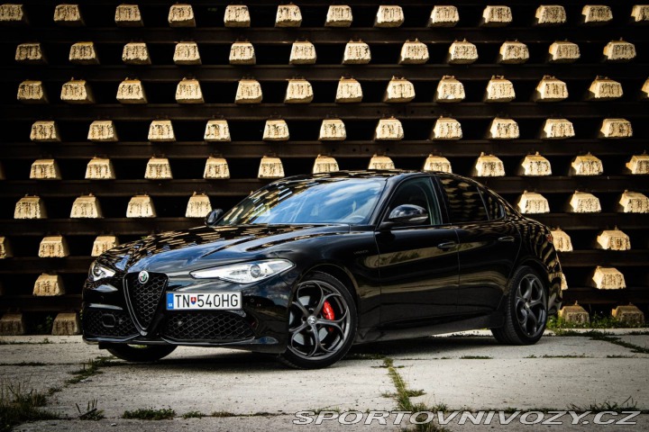 Alfa Romeo Giulia VELOCE Q4 /AJ NA SPLÁTKY 2020