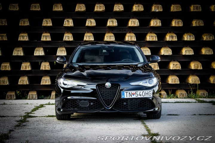 Alfa Romeo Giulia VELOCE Q4 /AJ NA SPLÁTKY 2020