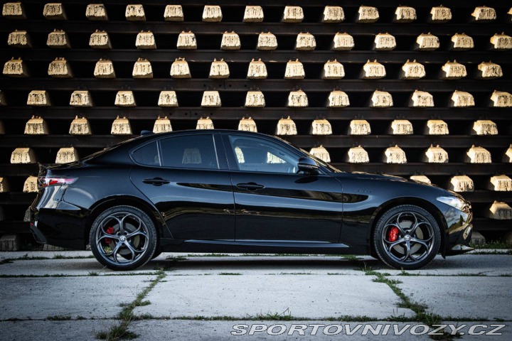 Alfa Romeo Giulia VELOCE Q4 /AJ NA SPLÁTKY 2020
